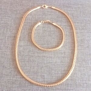 Pristine Goldtone Woven Chain Necklace and Bracelet Set - Pre-loved